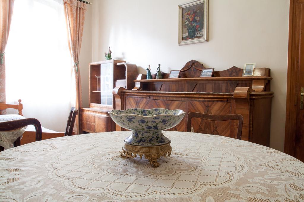 "Eva Stories" Movie Apartment On Rynok Square Lviv Bagian luar foto
