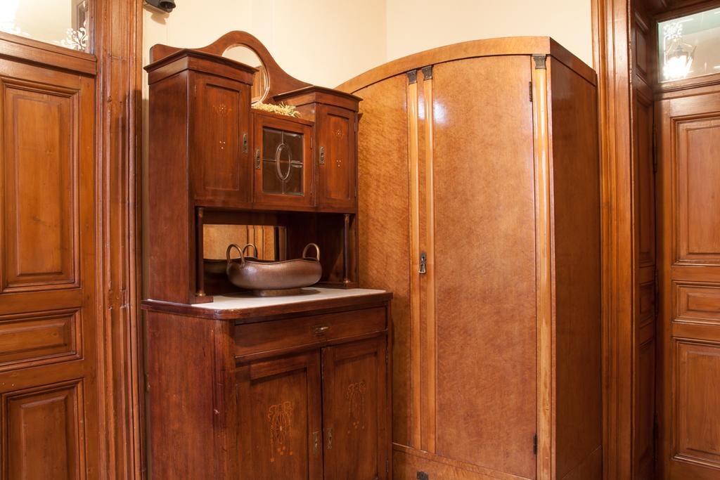 "Eva Stories" Movie Apartment On Rynok Square Lviv Bagian luar foto