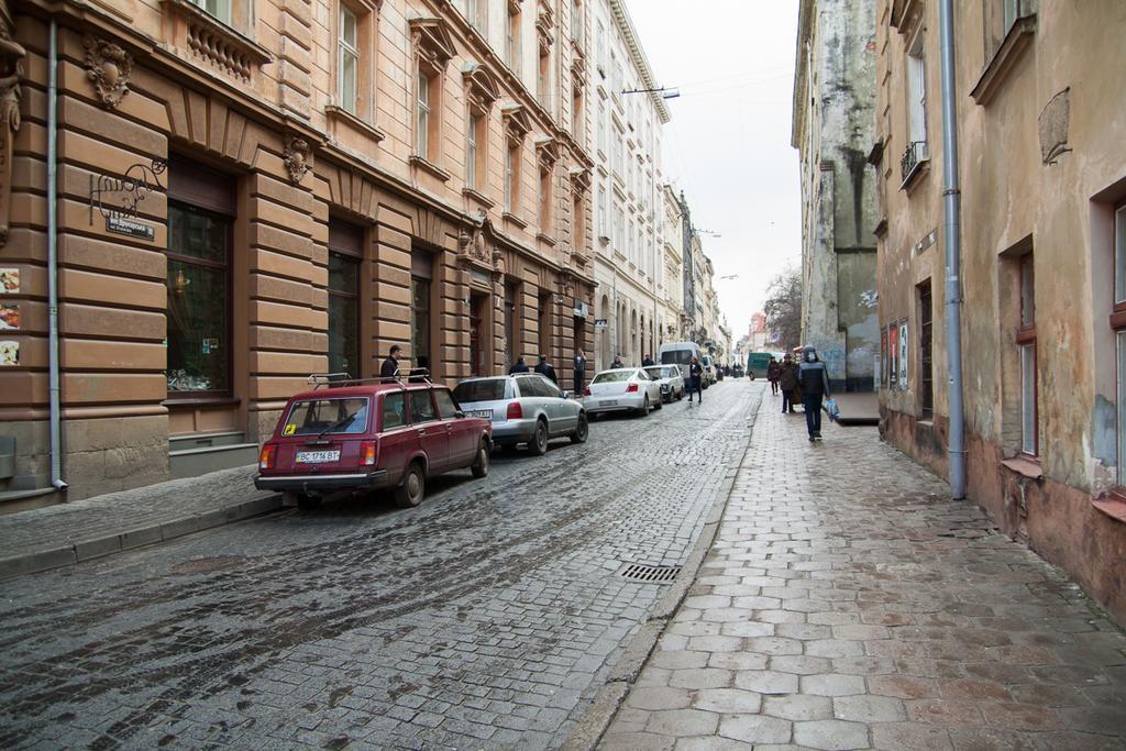 "Eva Stories" Movie Apartment On Rynok Square Lviv Bagian luar foto